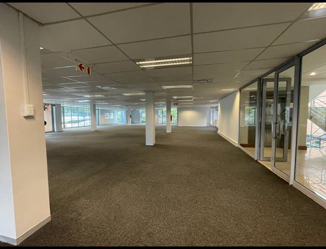 658M² OFFICE TO LET IN BRYANSTON